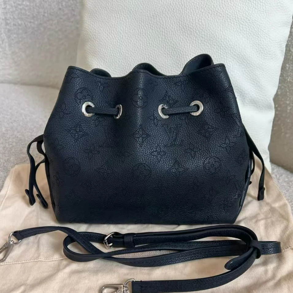 95新 LouisVuitton/路易威登 黑色全皮月光女神斜挎包/67599
