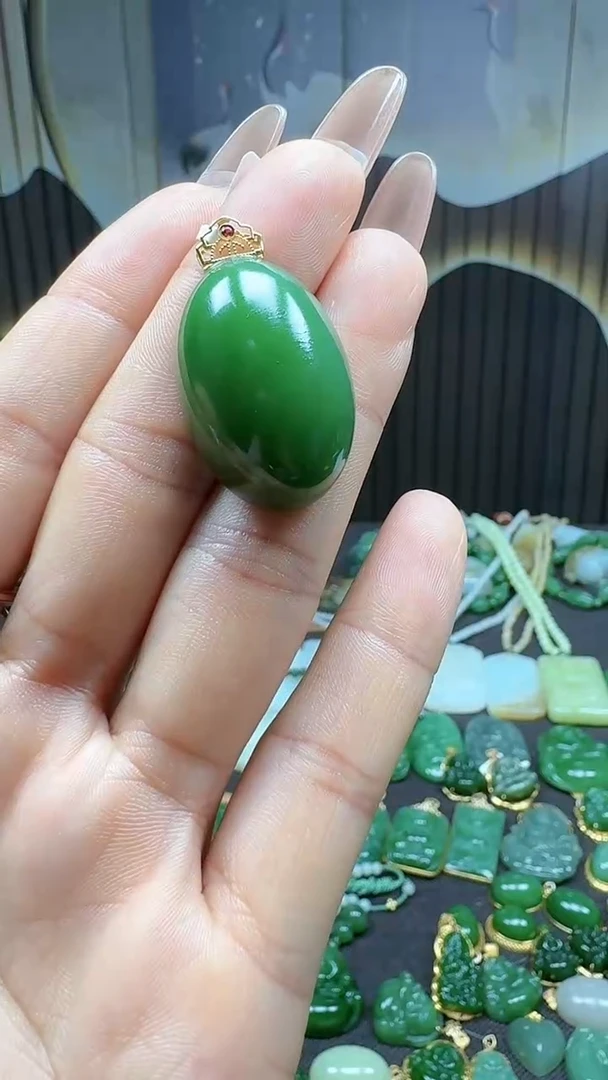 【闪购商品】和田玉挂件18K金镶嵌1