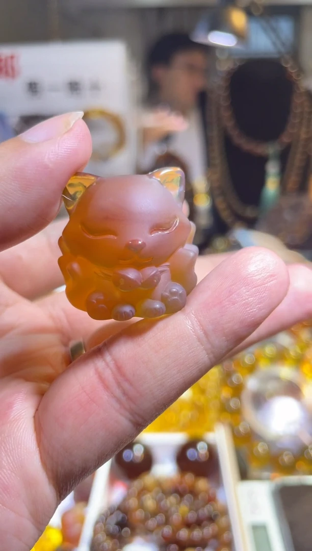 未镶嵌琥珀裸石九尾狐