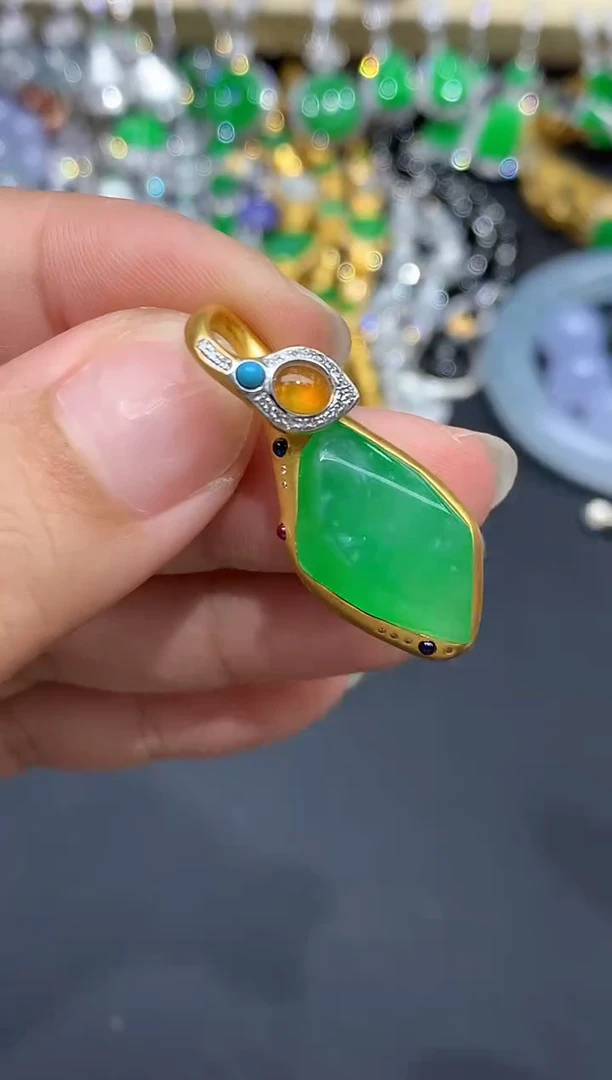 翡翠18K金镶嵌颈饰556-春日珠宝