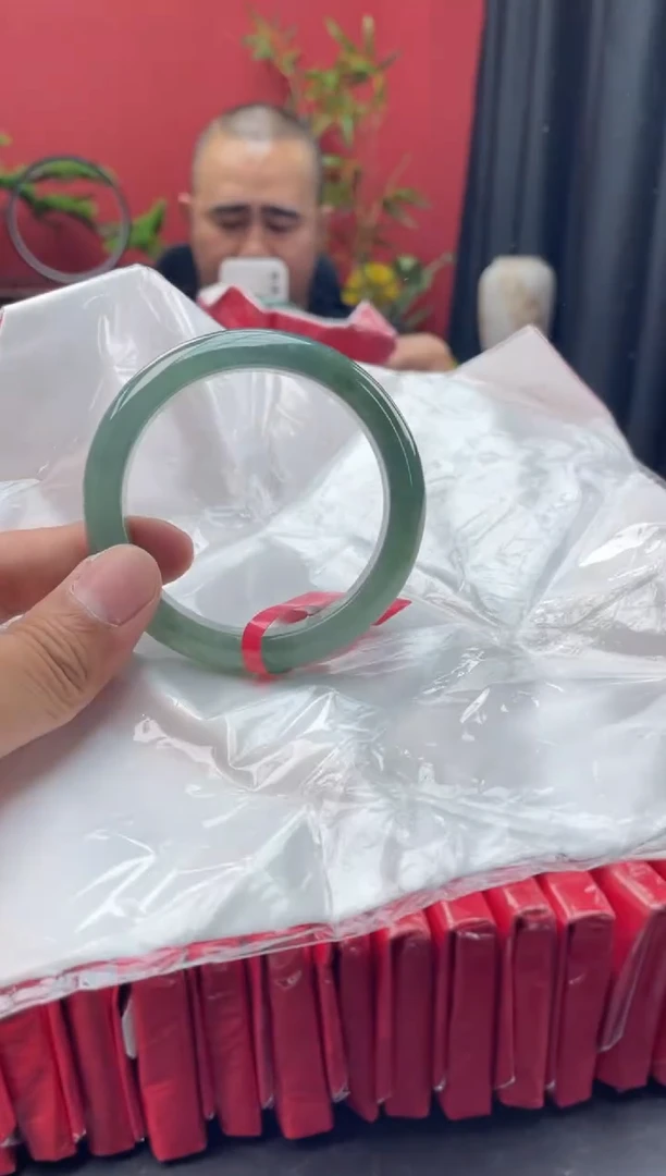 未镶嵌手镯翡翠3