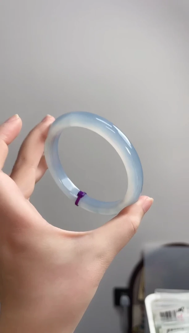 玛瑙/玉髓手镯未镶嵌65-66圈