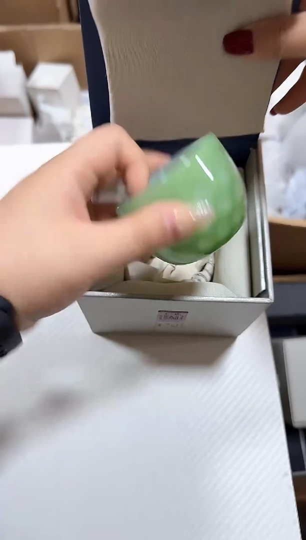 东露品杯绿色