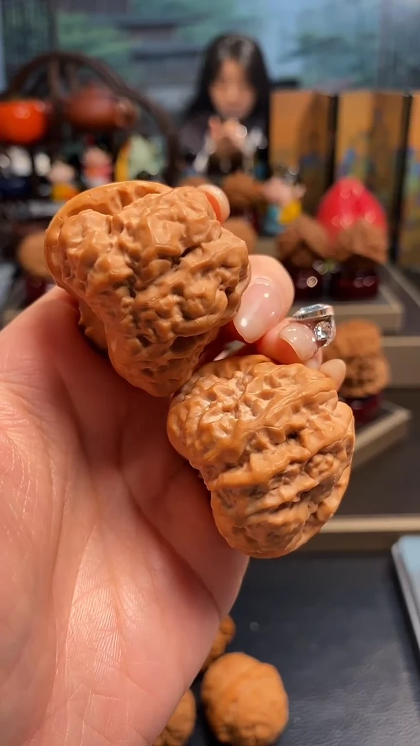 【闪购商品】文玩核桃把件H 409蛤蟆头40尺