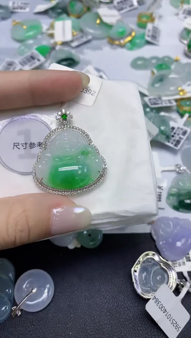 颈饰18K金镶嵌翡翠天然缅甸翡翠A货百元以上9元证书费自理