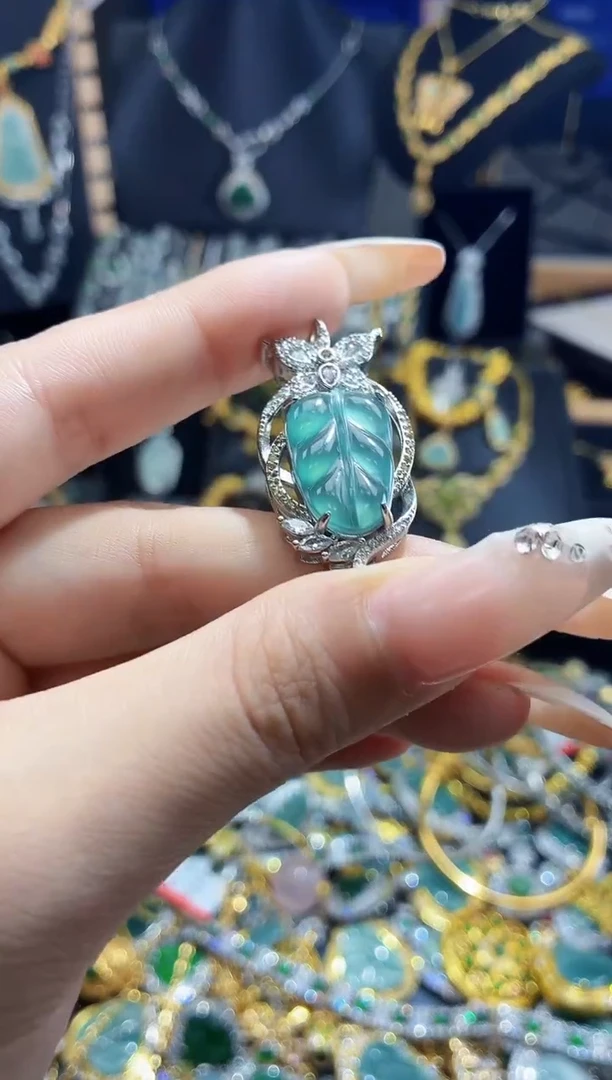 翡翠未镶嵌吊坠(不含链)天然翡翠a货 多样性发其一