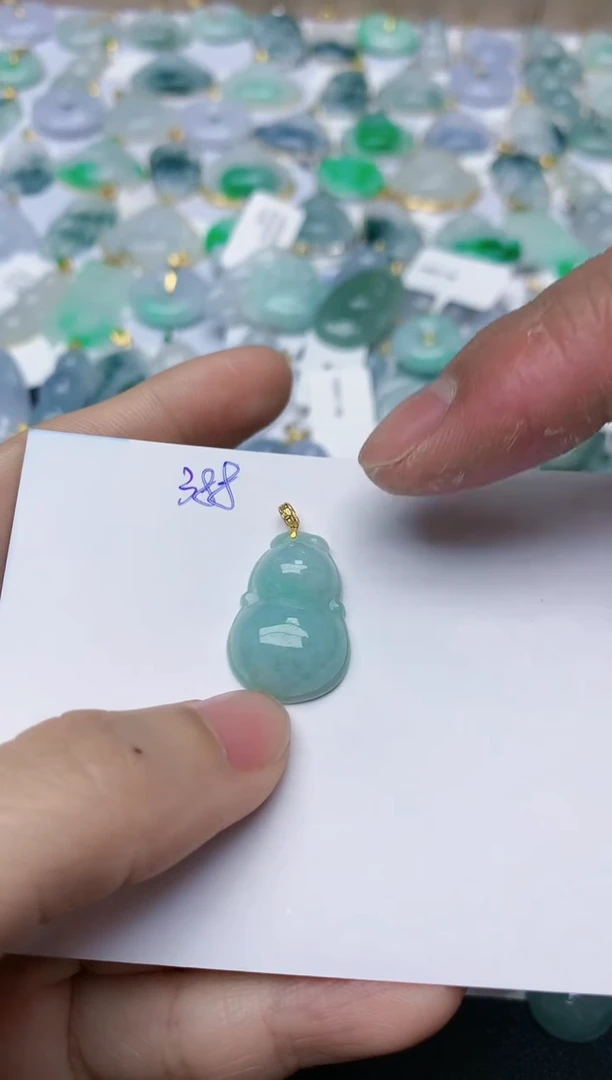 【闪购商品】翡翠颈饰18K金镶嵌天然翡翠A货    388