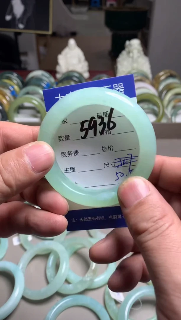 【闪购商品】蛇纹石玉手镯未镶嵌5936