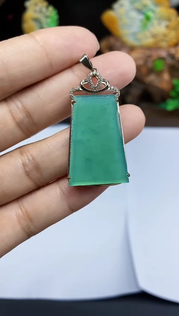【闪购商品】翡翠颈饰未镶嵌翡翠A货