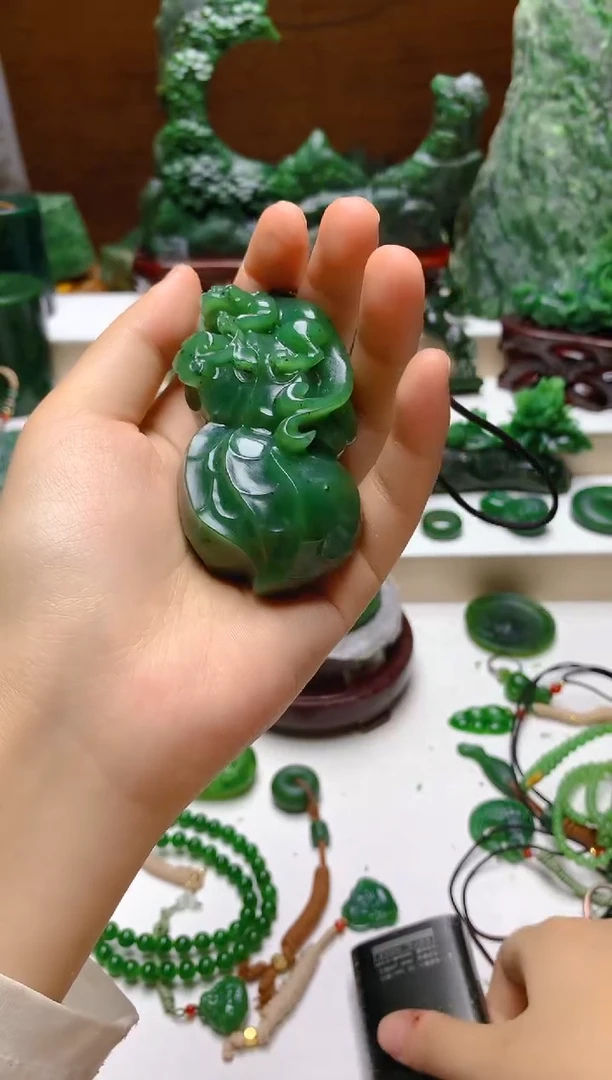 未镶嵌和田玉（碧玉）把件1