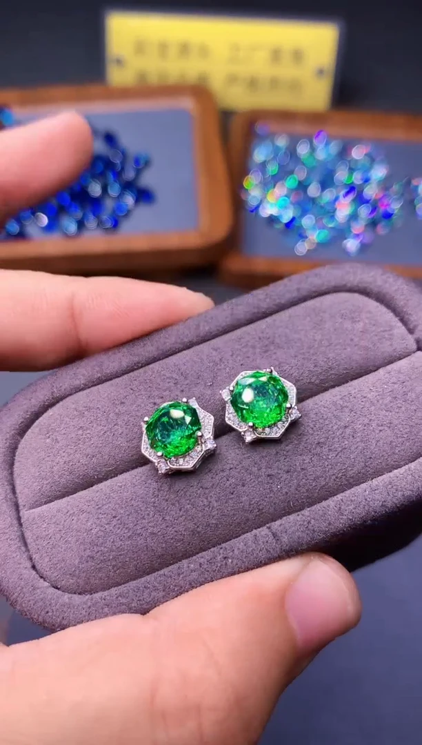 耳钉透辉石银S925镶嵌00000