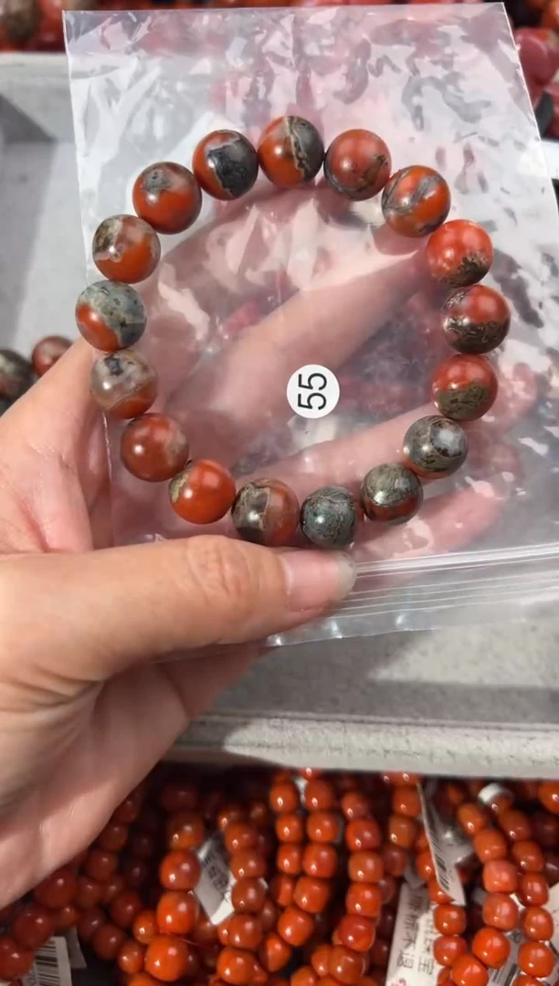 南红玛瑙手镯未镶嵌12+