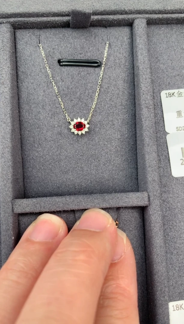 【闪购商品】红宝石颈饰18K金镶嵌17分红宝石颈饰