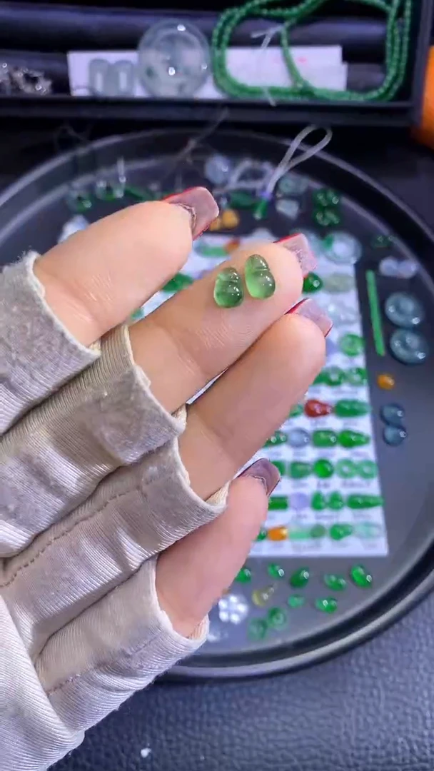 未镶嵌挂件翡翠花生