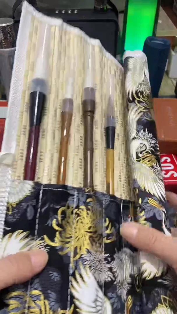 瓷片闪购商品 如图所示