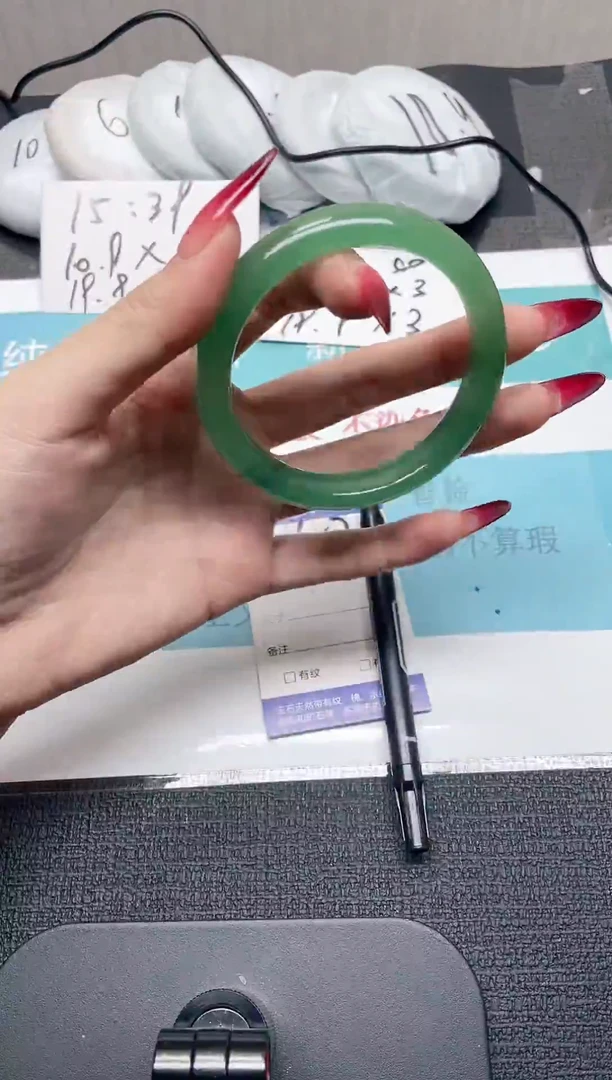 未镶嵌手镯石英质玉157-60