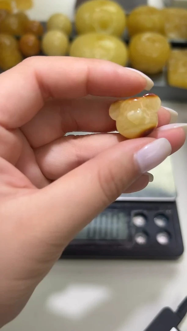 裸石琥珀未镶嵌琥珀蜜蜡吊坠