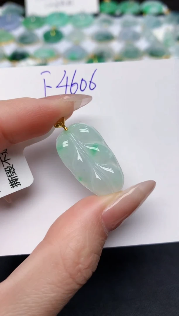 颈饰18K金镶嵌翡翠天然缅甸A货翡翠百元以上9元证书费自理