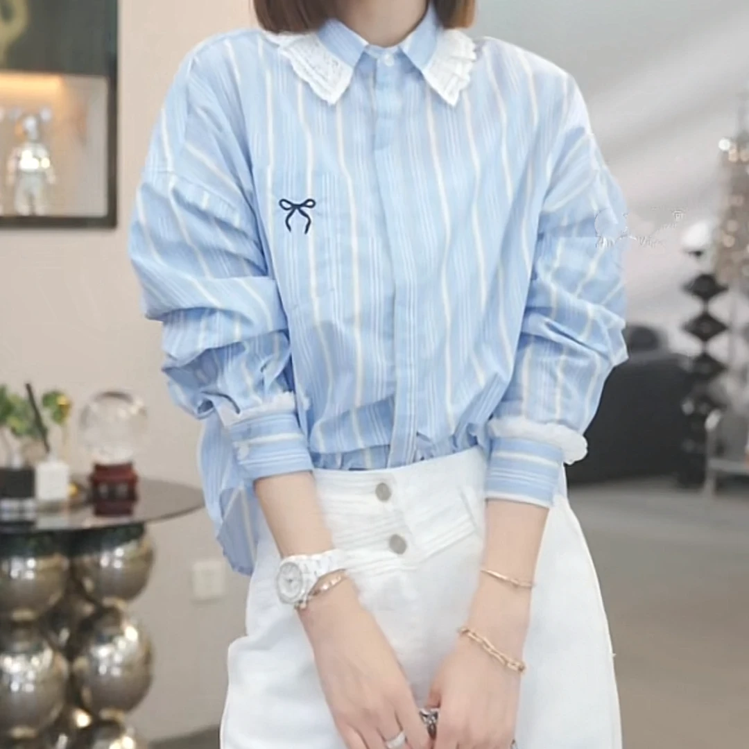 蕾丝拼接衬衫2025春季新款时尚气质设计感刺绣蓝色条纹休闲衬衣