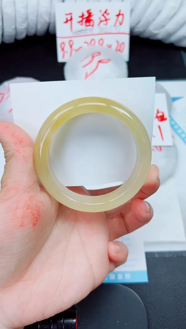 石英质玉手镯未镶嵌35-56.8