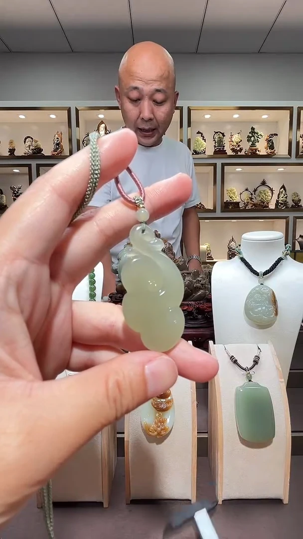 和田玉未镶嵌颈饰1