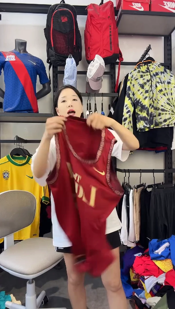 250编码 耐克卫衣服饰过款为准 尺码M