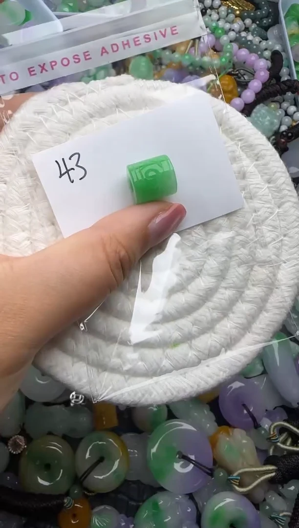 颈饰未镶嵌翡翠天然缅甸翡翠吊坠