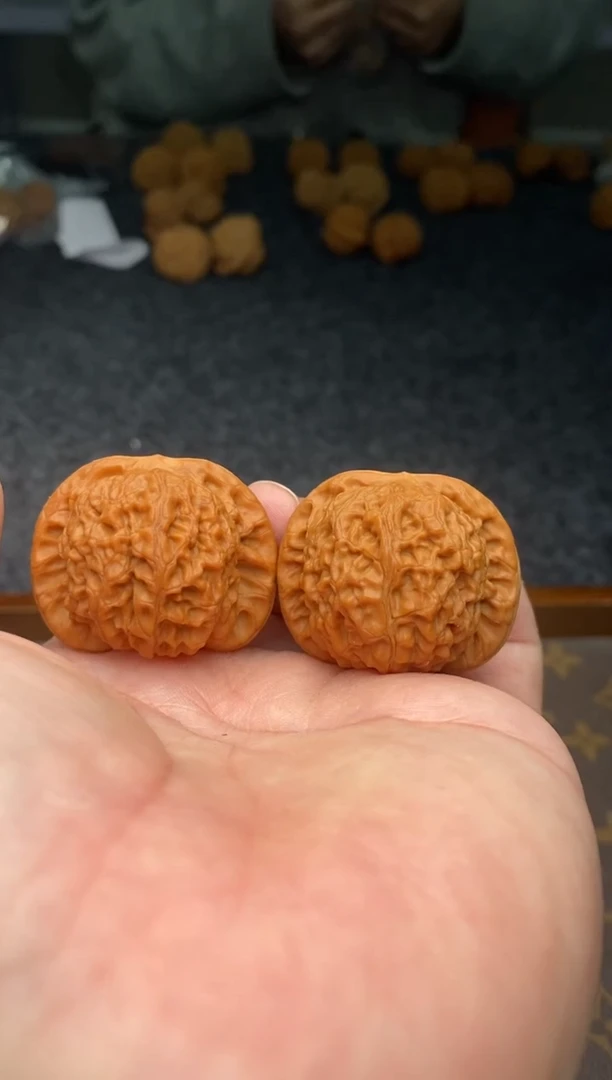 把件文玩核桃B126号血麒麟40尺