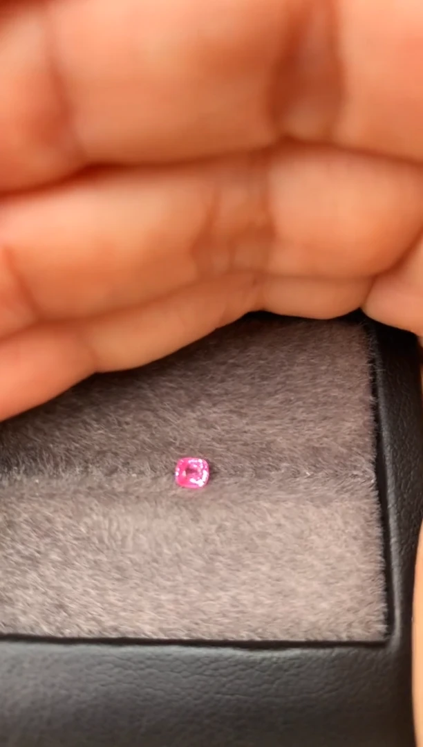 未镶嵌裸石定制尖晶石枕型 粉色调 0.19ct