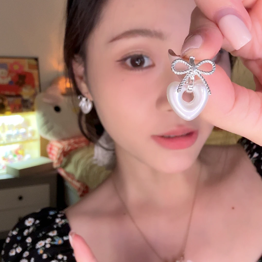 合金树脂耳饰 饰品甜美复古甜美风素款白色女极简风耳钉男女通用