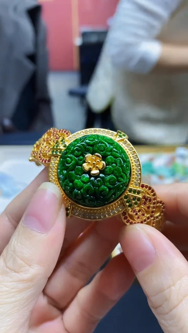 颈饰未镶嵌翡翠翡翠手镯