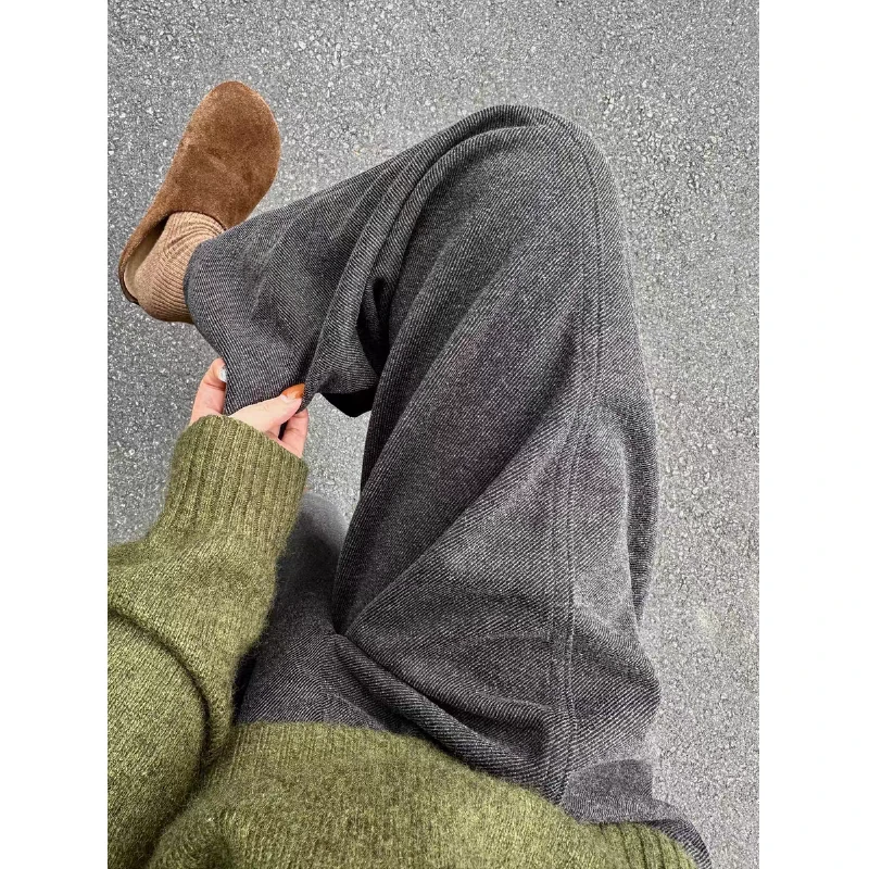 特大码弯刀阔腿裤女冬季新款极简风通勤穿搭宽松显瘦直筒休闲长裤