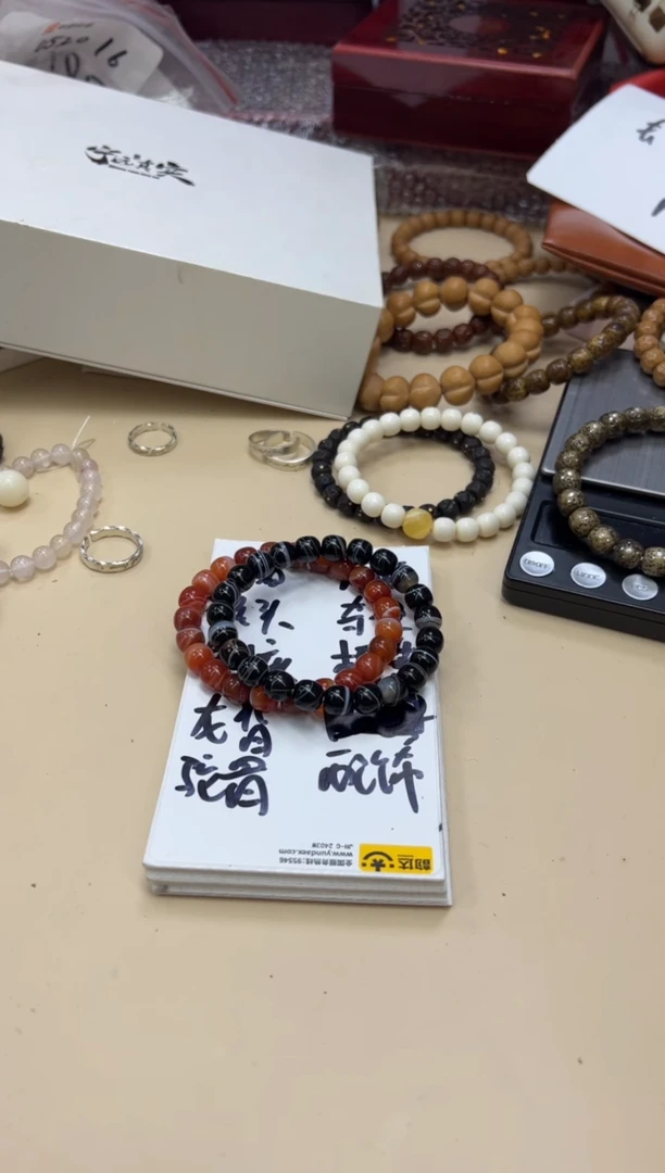 玛瑙/玉髓手串未镶嵌060108黑玛瑙单圈卡9+