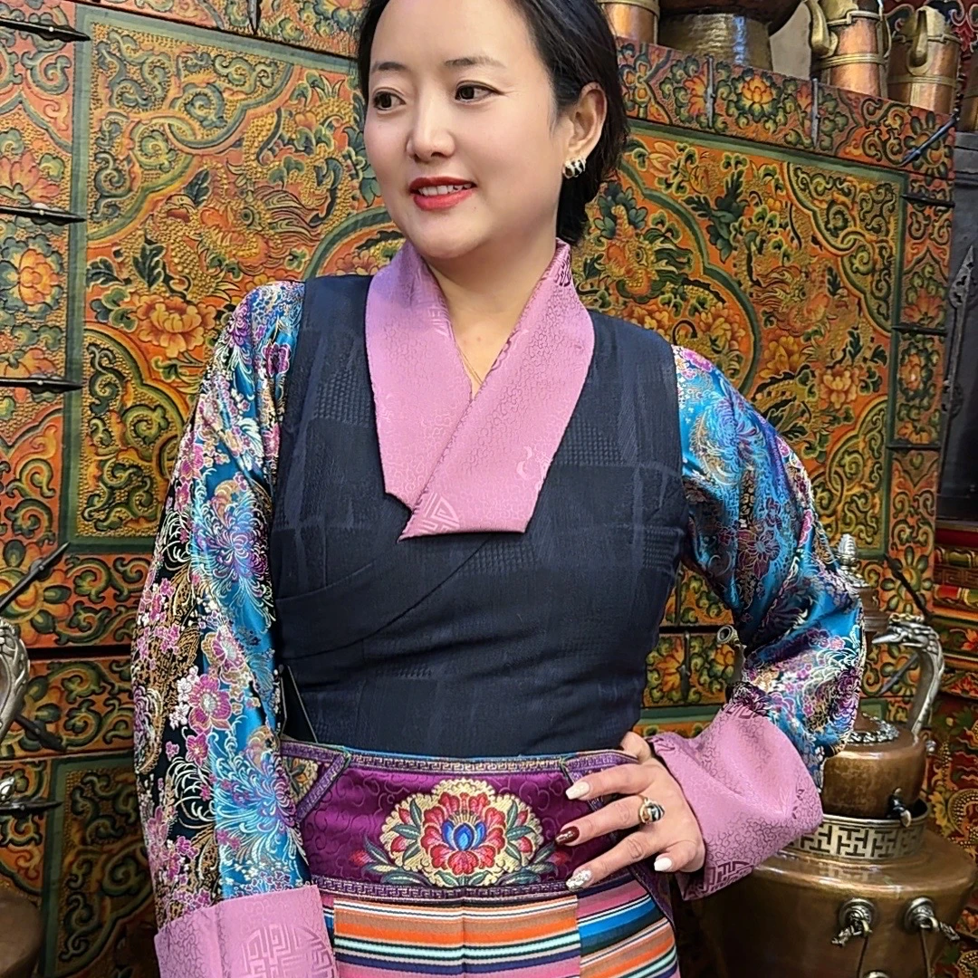 史镜藏式传统复古藏服