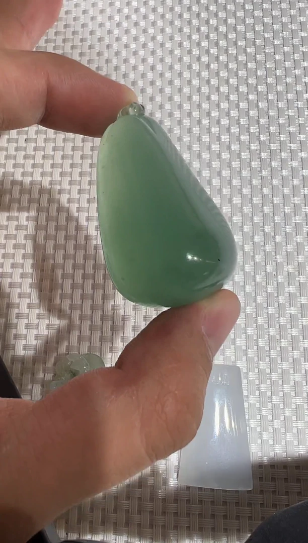 未镶嵌定制翡翠福瓜