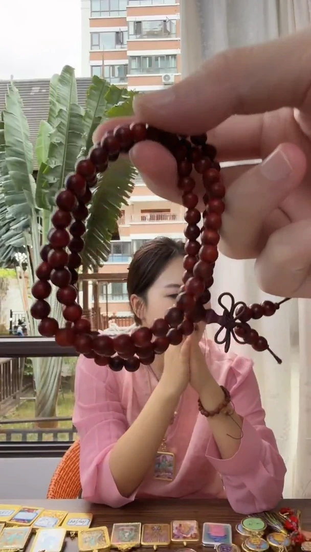 吊坠血檀木-热贡纯手绘唐卡