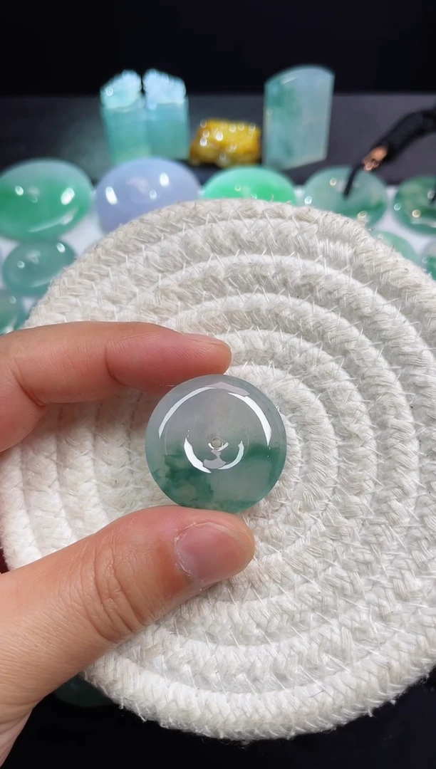 【闪购商品】翡翠颈饰未镶嵌平安扣