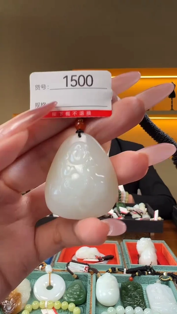 颈饰未镶嵌和田玉1