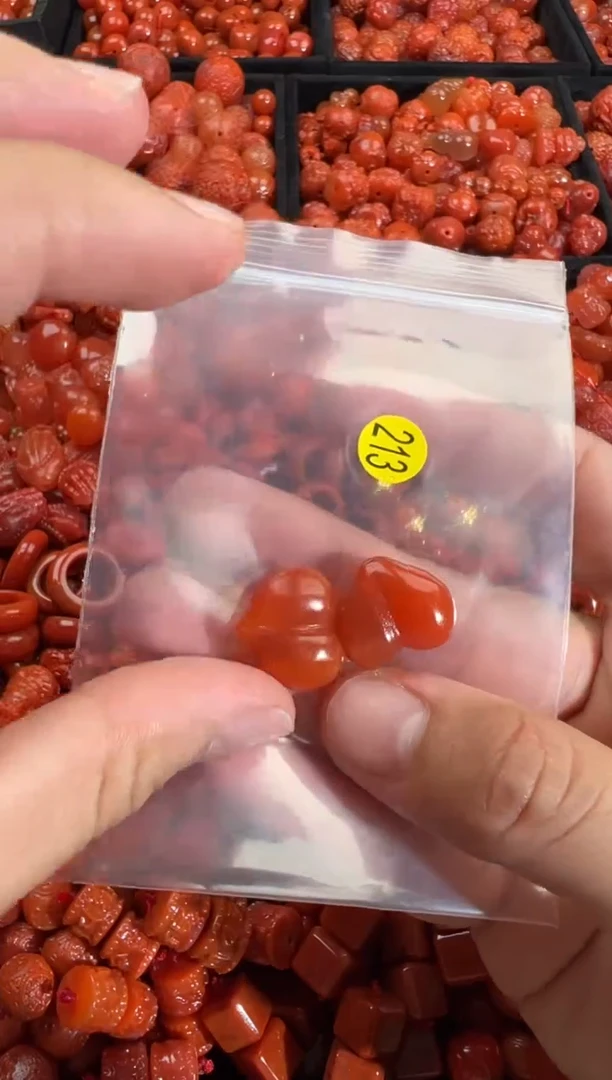 南红玛瑙未镶嵌颈饰11