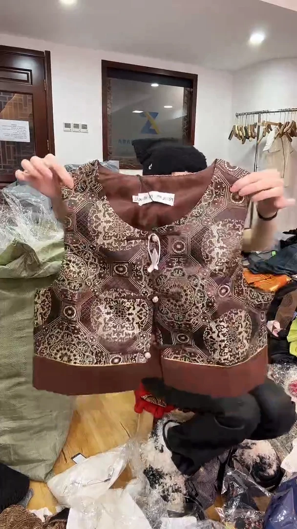 XL码      115-125斤  马甲