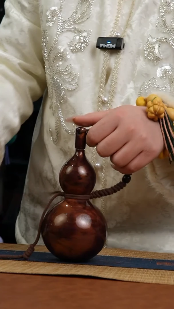 689号 天然热水酒葫芦 一物一拍（有瑕介意勿拍）