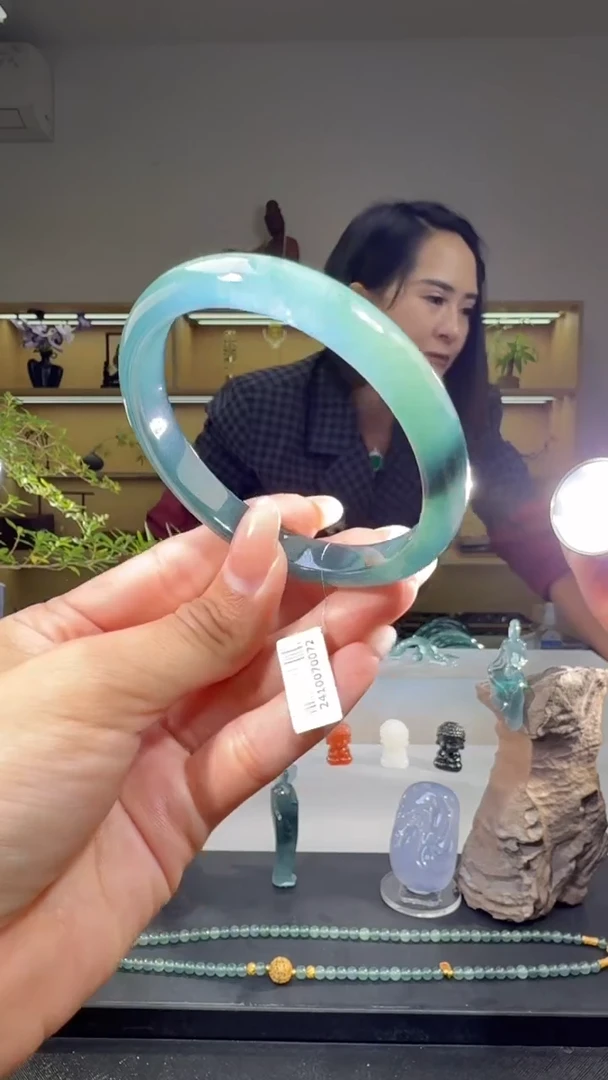 未镶嵌手镯翡翠60圈