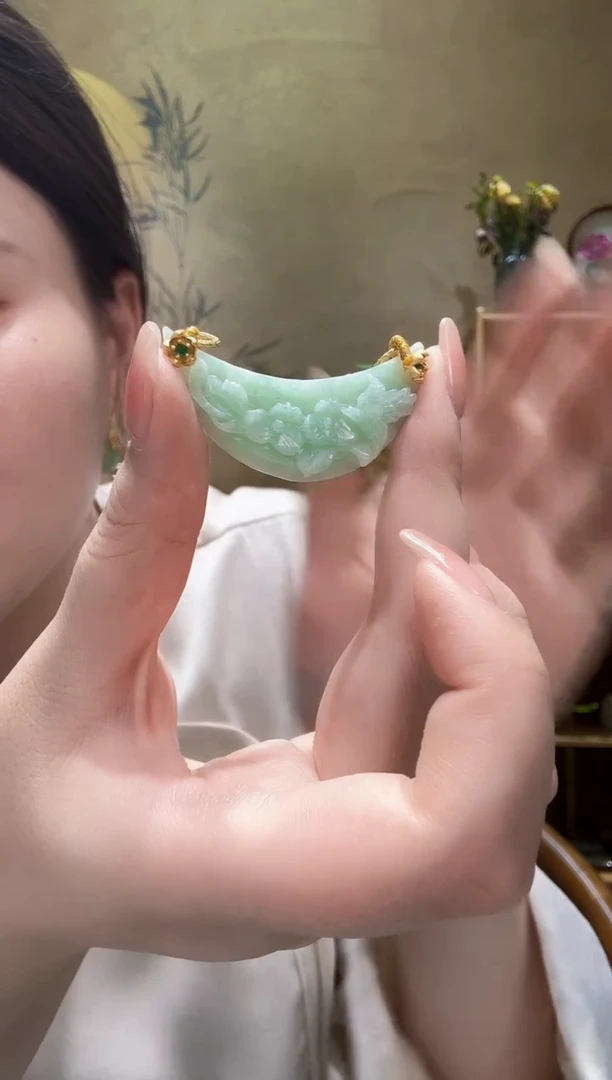 翡翠未镶嵌颈饰吊坠