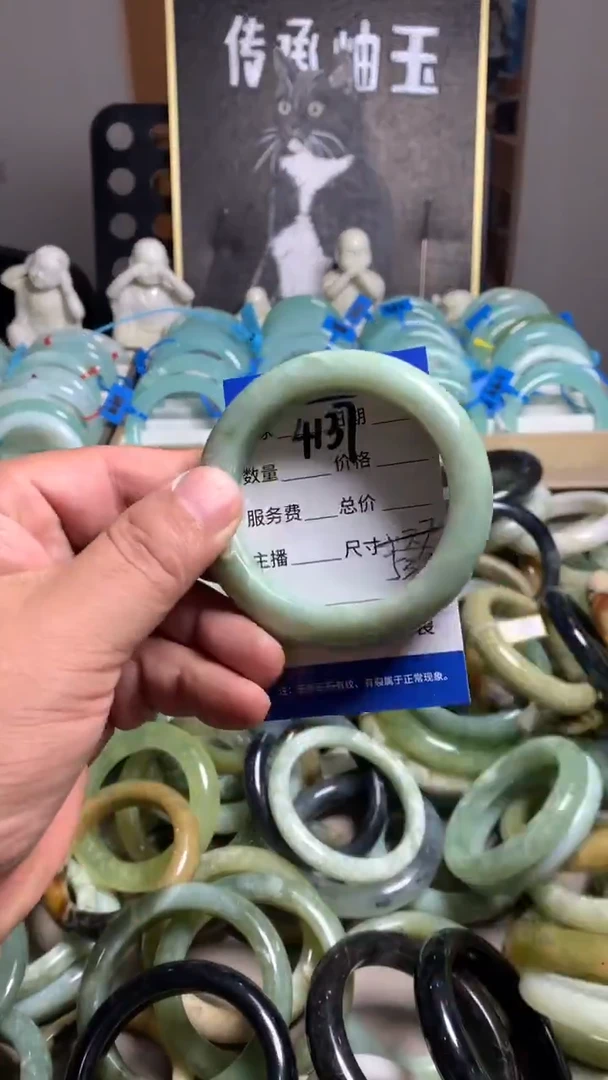 未镶嵌蛇纹石玉手镯4137