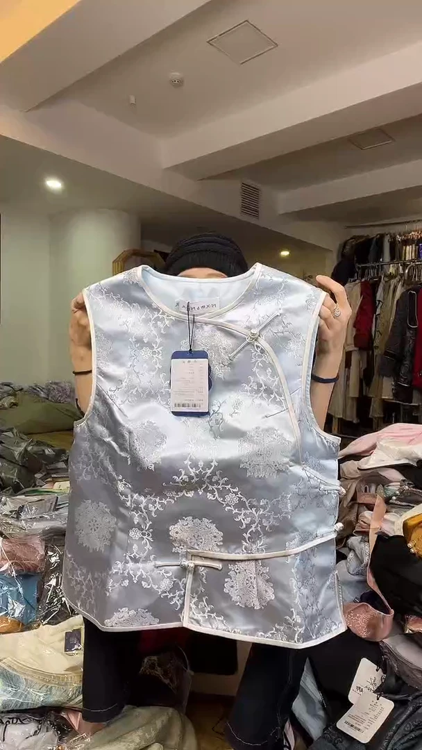 马甲       L码        110-120斤（福利）