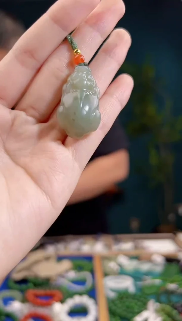 颈饰未镶嵌和田玉一物一证 拍一单发一个