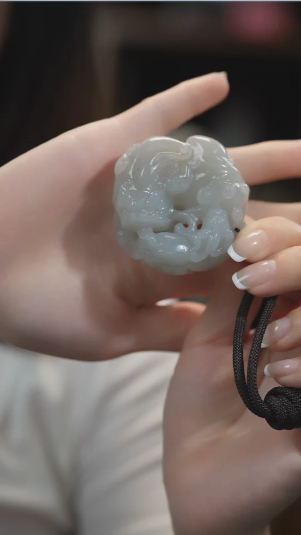 颈饰未镶嵌和田玉双貔貅