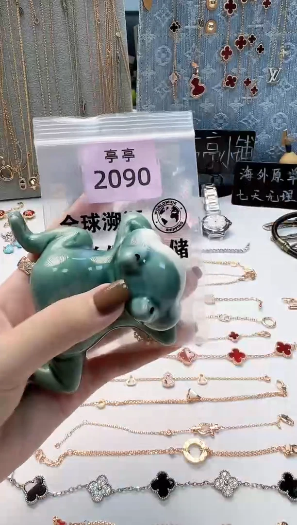 瓷片李*铃彧贤聚宝阁 彧贤聚宝阁