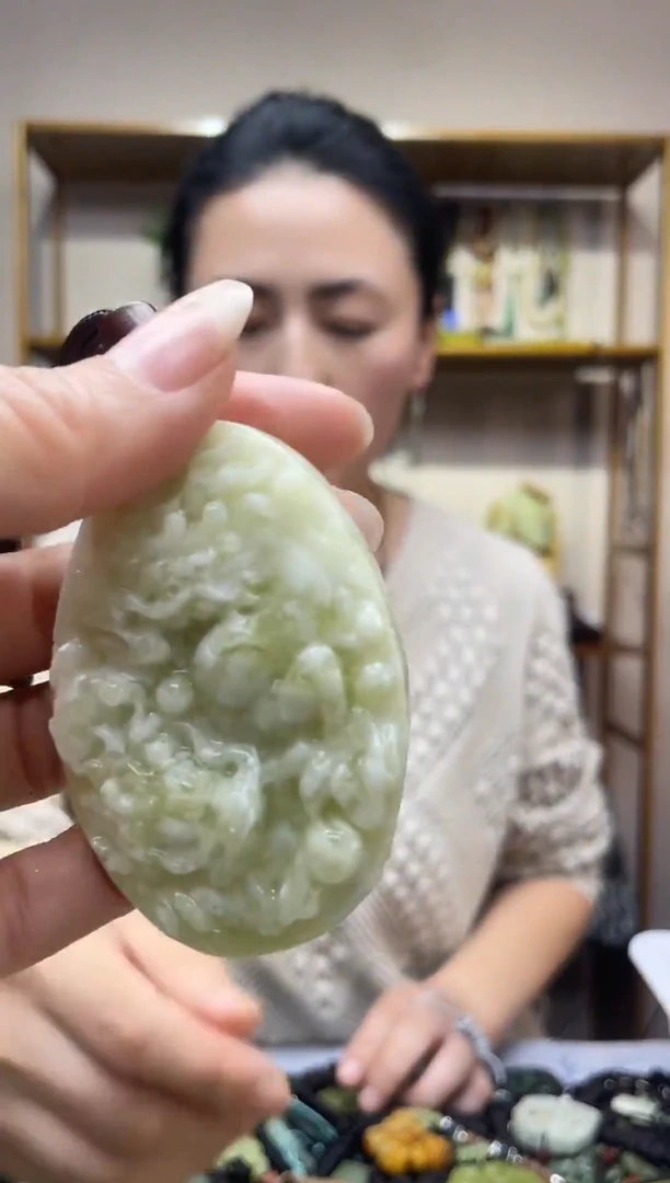 未镶嵌岫玉吊坠·