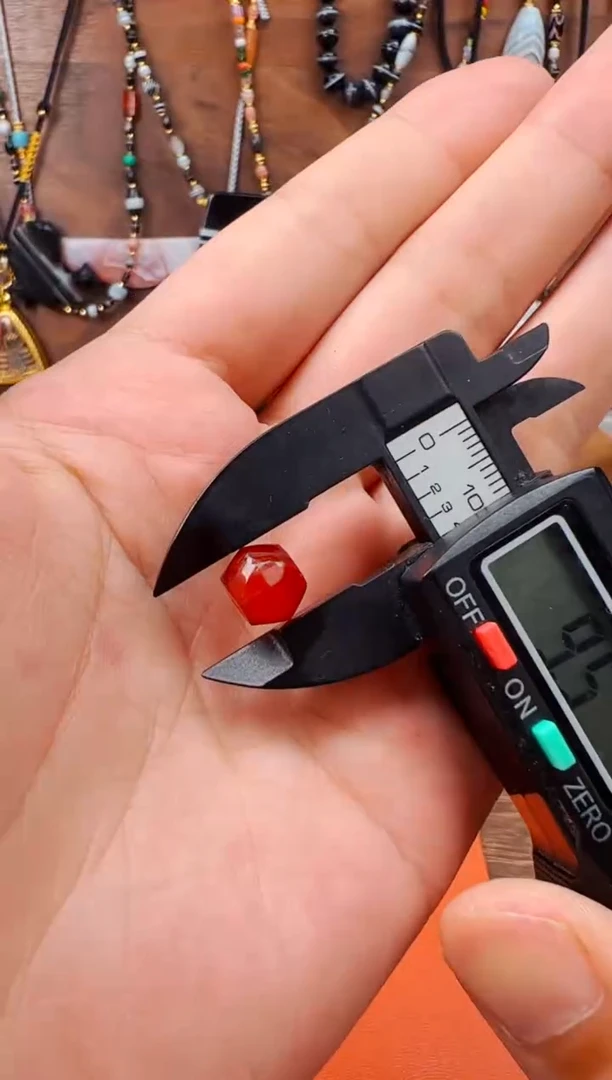 玛瑙/玉髓颈饰未镶嵌【东南亚珠饰】配珠随发1颗